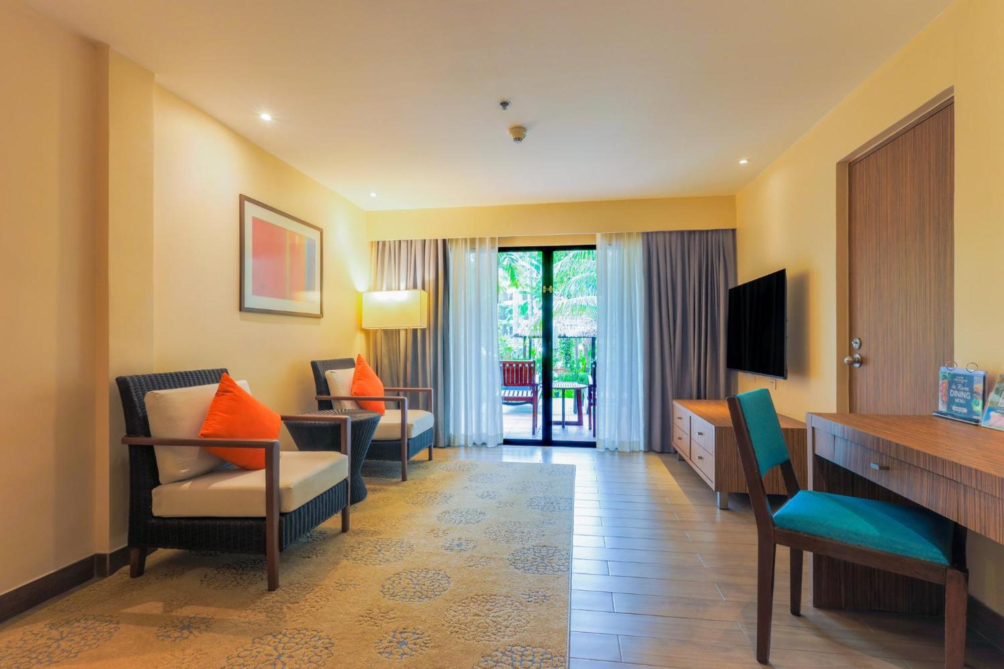 होटल Phuket By Ihg 4*