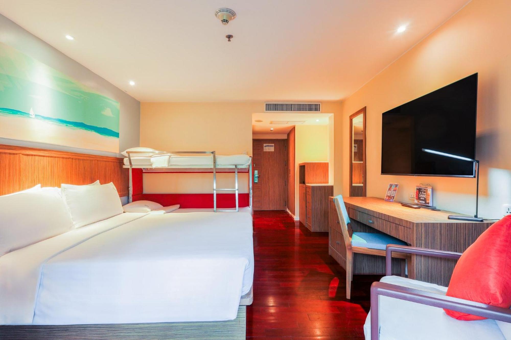 होटल Phuket By Ihg Surin Beach (Phuket)