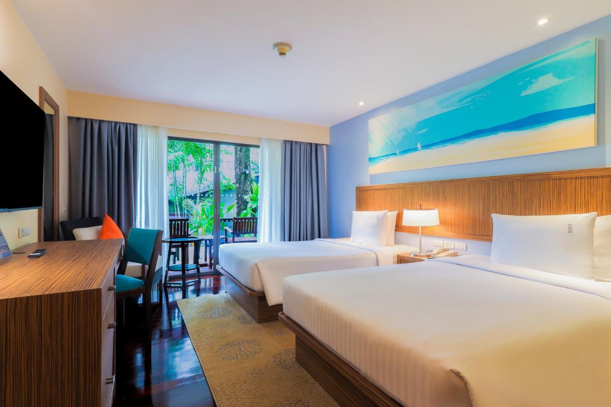 होटल Phuket By Ihg Surin Beach (Phuket)